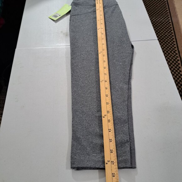 MARIKA SPORT WOMEN'S MID RISE CAPRI LEGGINGS MEDIUM 8-10, Gray/peach *NEW - Picture 12 of 13
